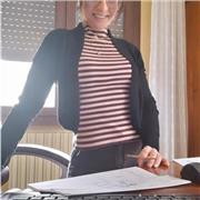 Laureata in architettura fornisce lezioni a ragazzi di scuola secondaria di primo e secondo grado